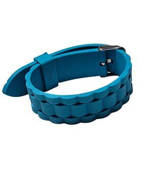 Retro Blue Silicone Watch Band Textured Design 80s 90s Fashion Minimalist Women